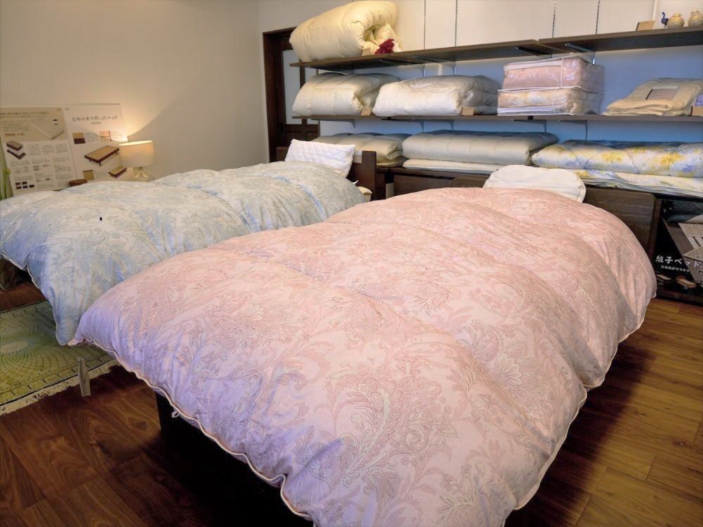 羽毛布団がムレる原因と対策｜睡眠のプロが教える『さらっとあたたかい』布団選び | 布団（掛け布団）